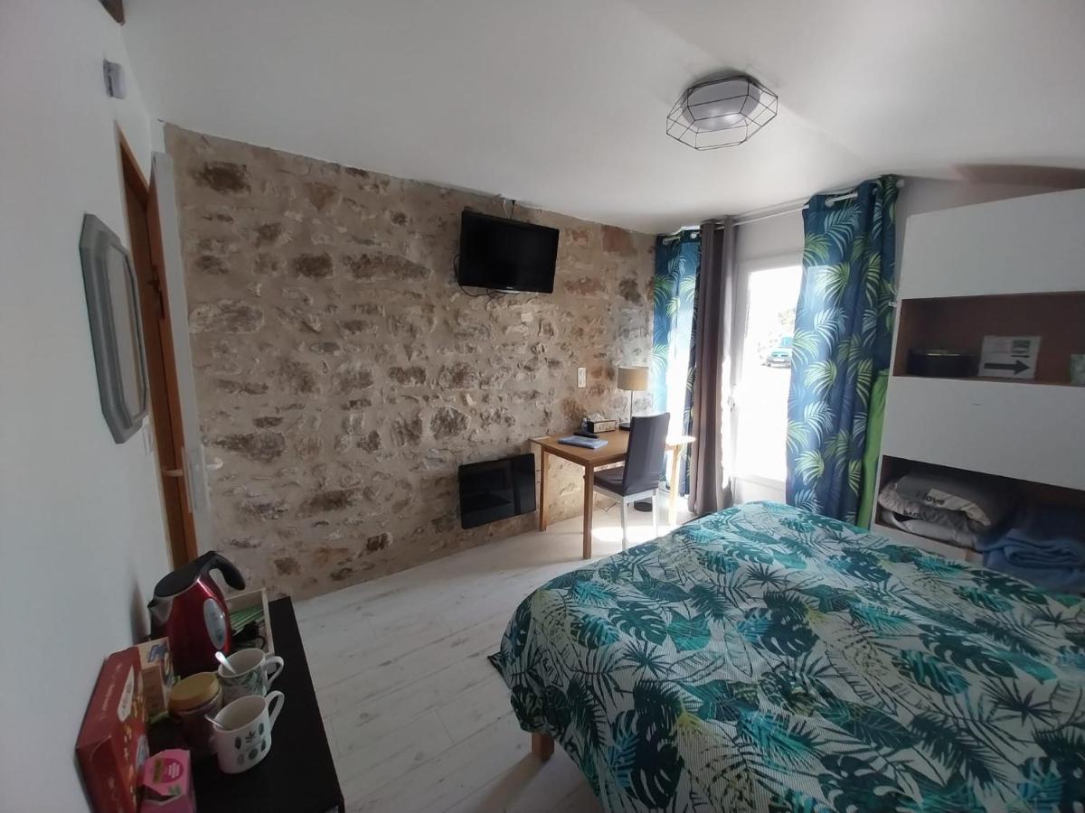 Bed and Breakfast Un Air De Campagne Millac  Esterno foto