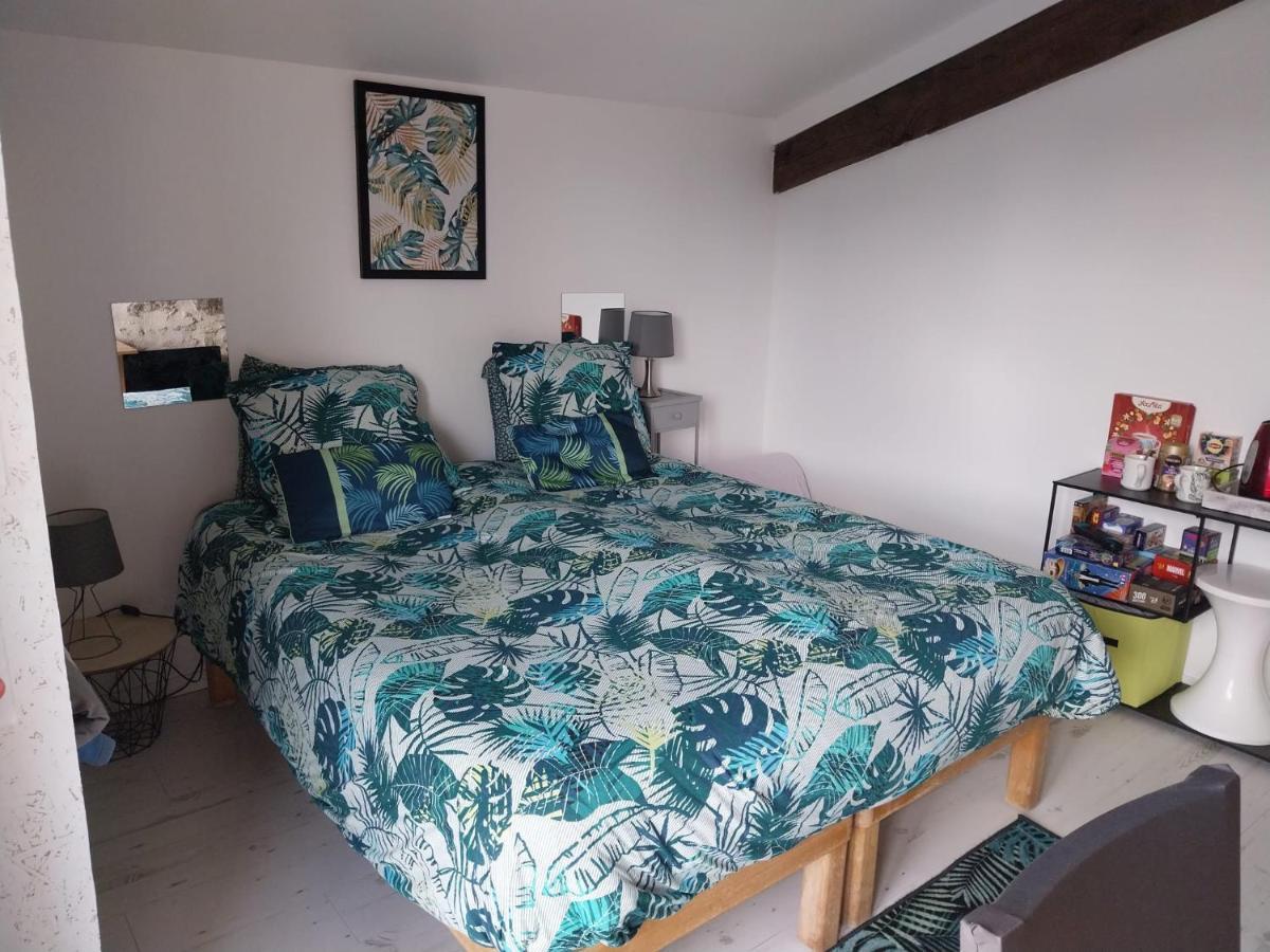 Bed and Breakfast Un Air De Campagne Millac  Esterno foto