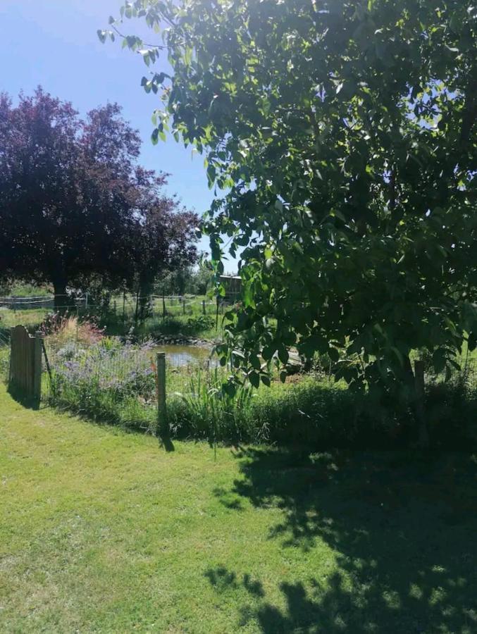 Bed and Breakfast Un Air De Campagne Millac  Esterno foto